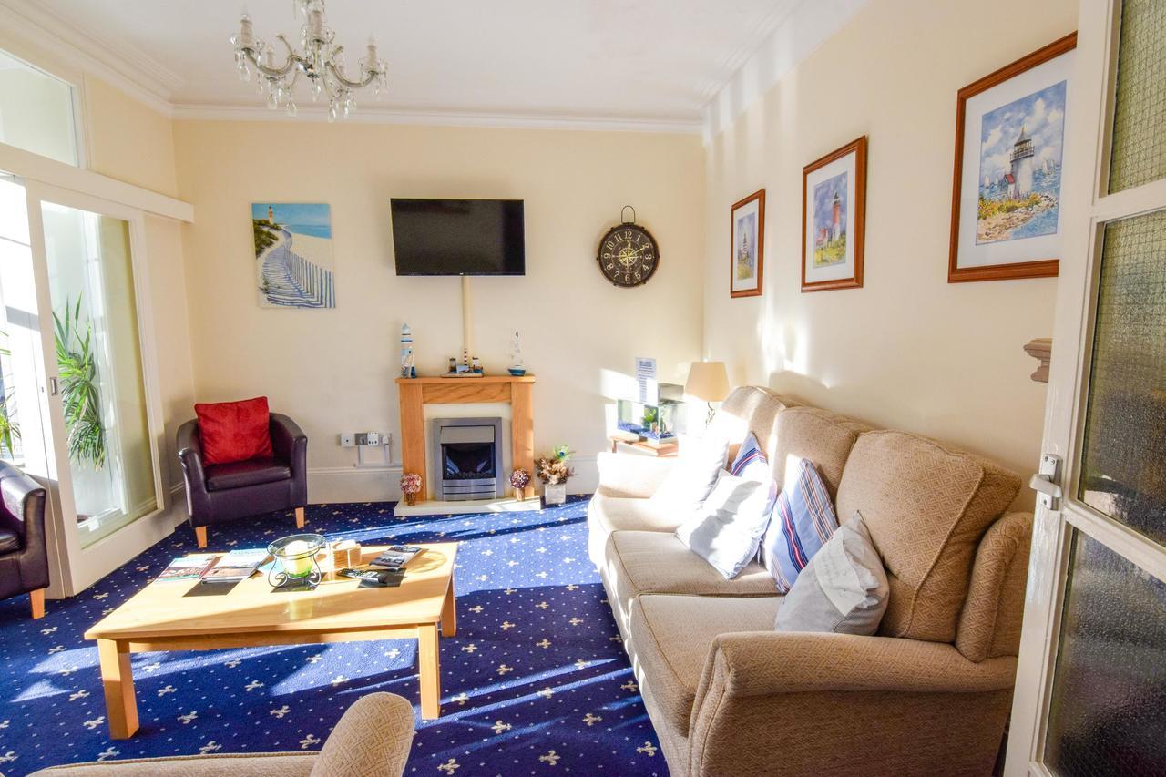 Eastbourne Reymar Bed & Breakfast Екстериор снимка