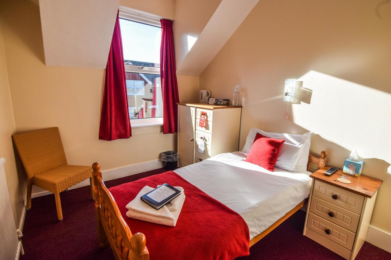Eastbourne Reymar Bed & Breakfast Екстериор снимка