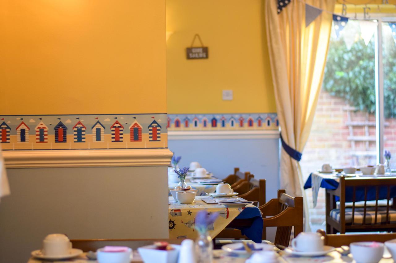 Eastbourne Reymar Bed & Breakfast Екстериор снимка