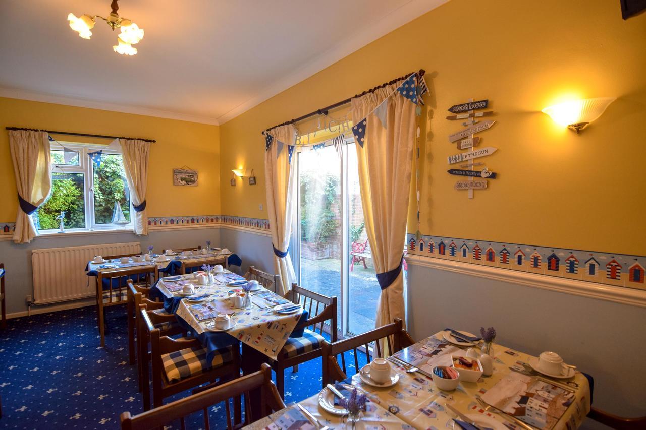 Eastbourne Reymar Bed & Breakfast Екстериор снимка