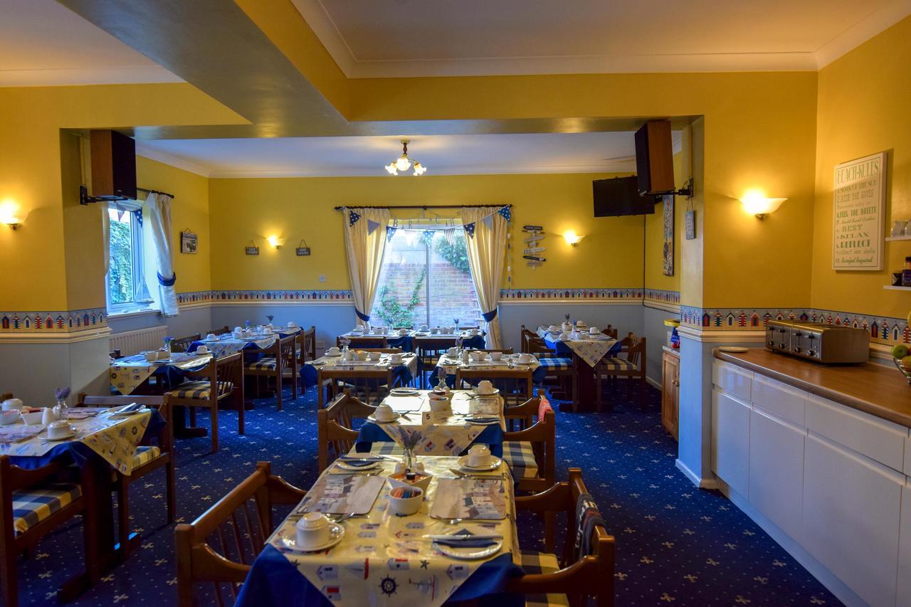 Eastbourne Reymar Bed & Breakfast Екстериор снимка