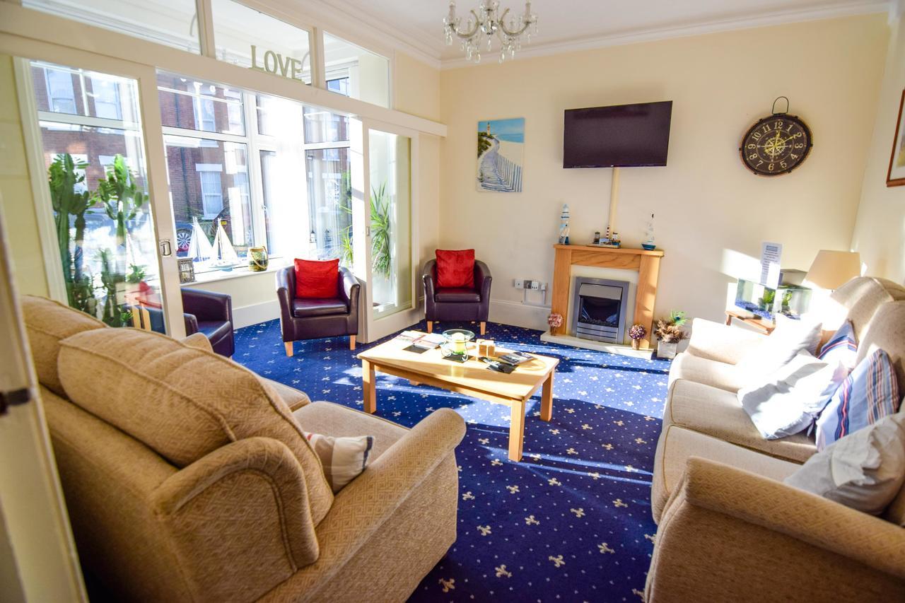 Eastbourne Reymar Bed & Breakfast Екстериор снимка