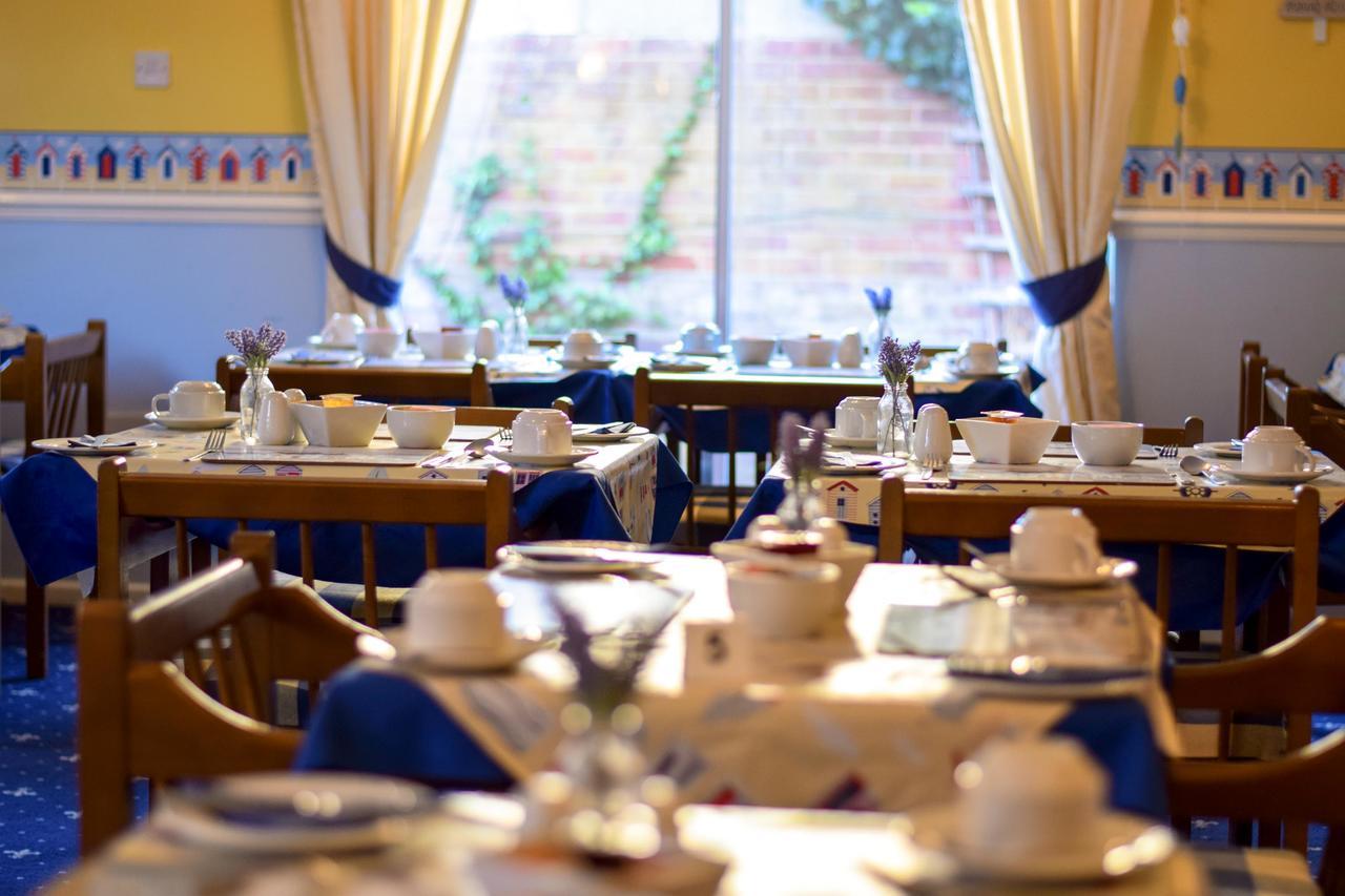 Eastbourne Reymar Bed & Breakfast Екстериор снимка