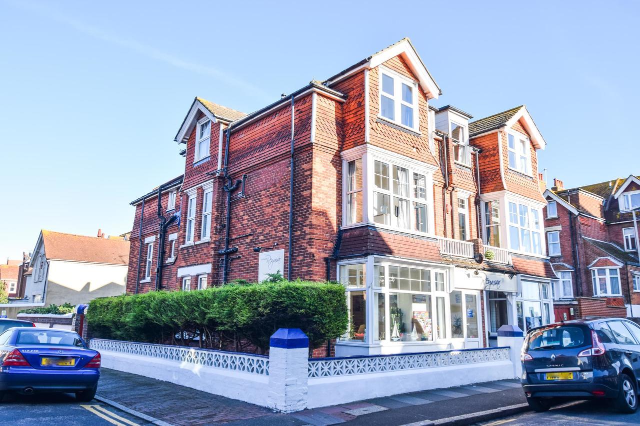 Eastbourne Reymar Bed & Breakfast Екстериор снимка