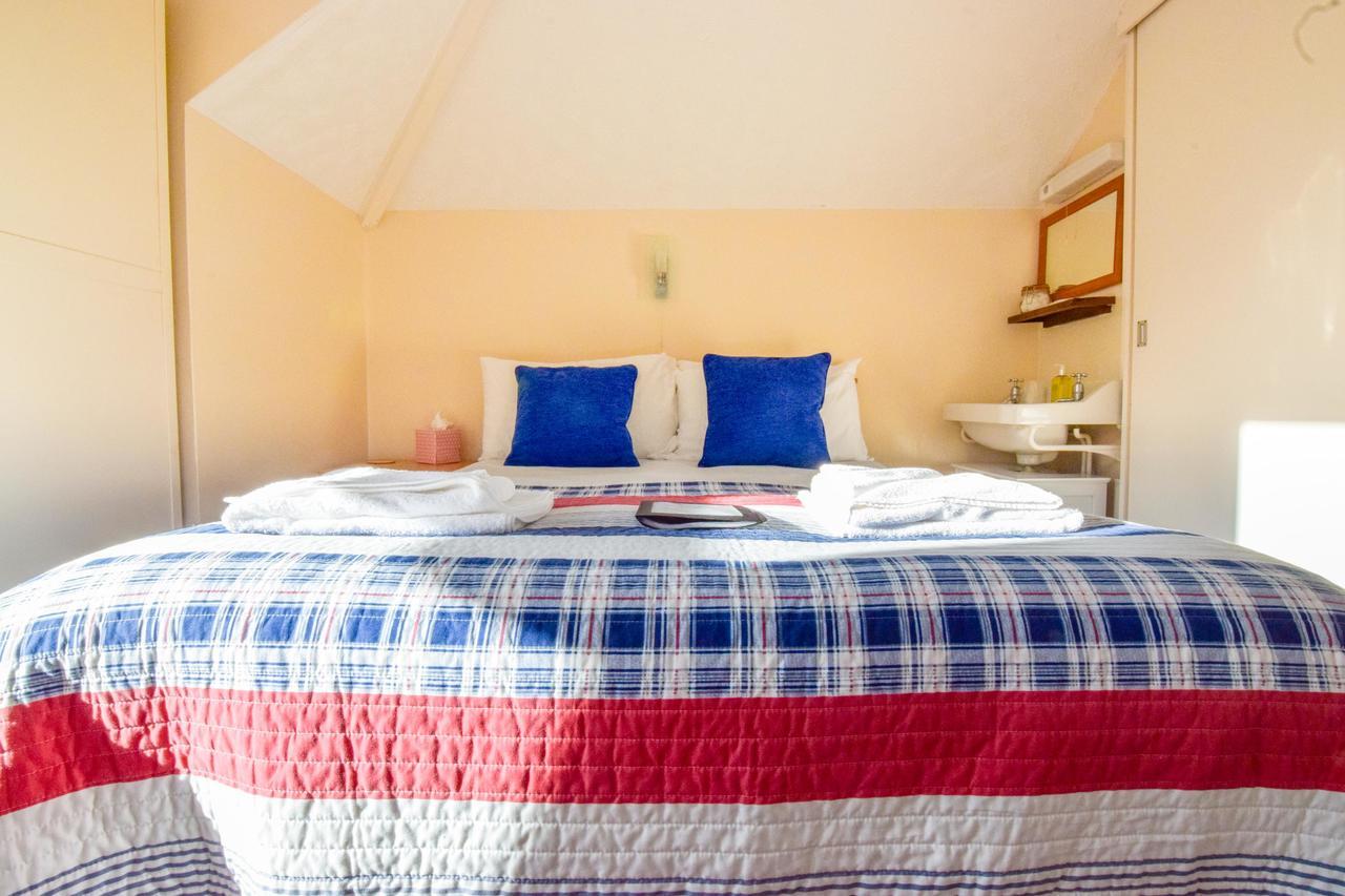 Eastbourne Reymar Bed & Breakfast Екстериор снимка