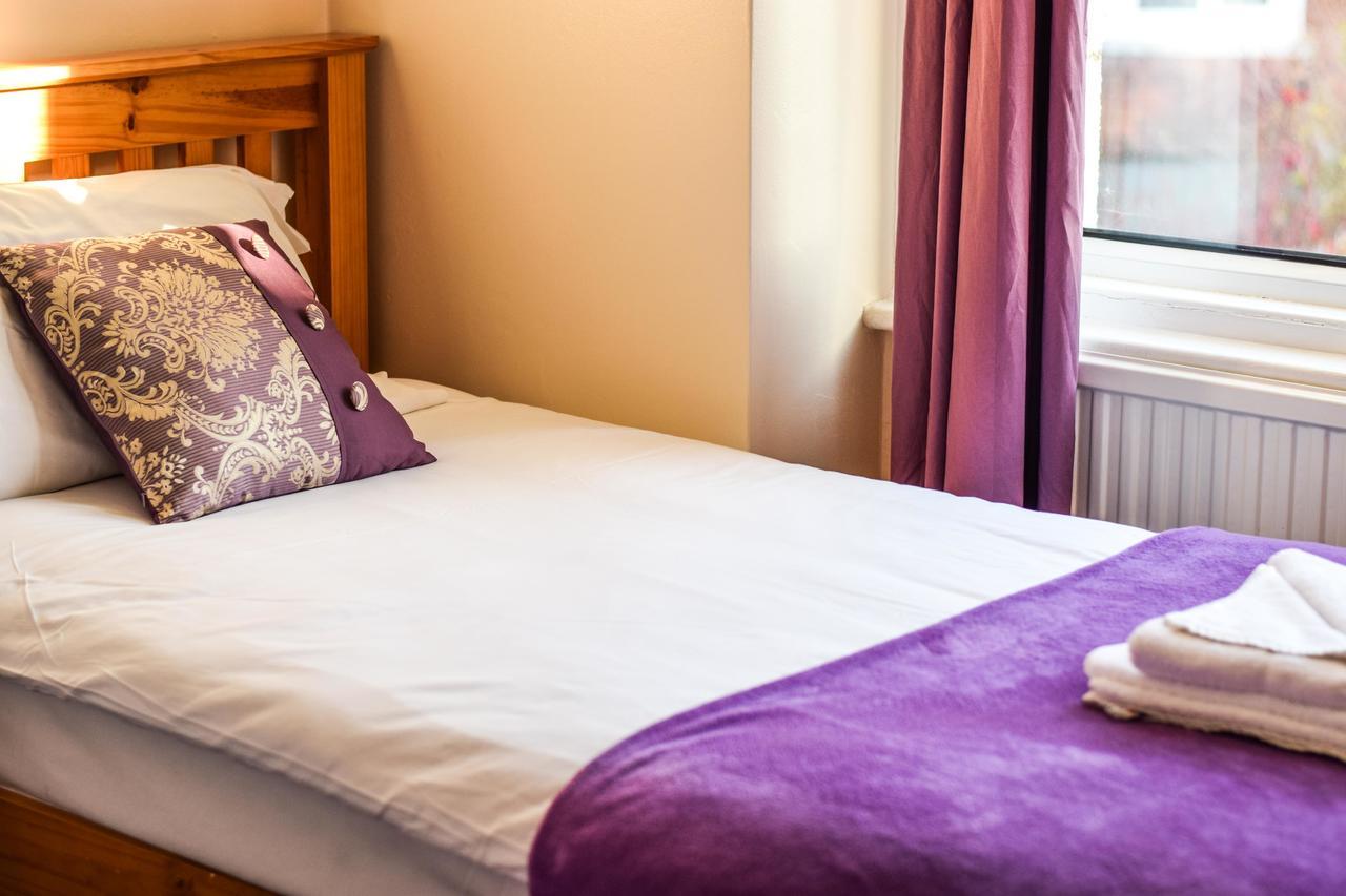 Eastbourne Reymar Bed & Breakfast Екстериор снимка