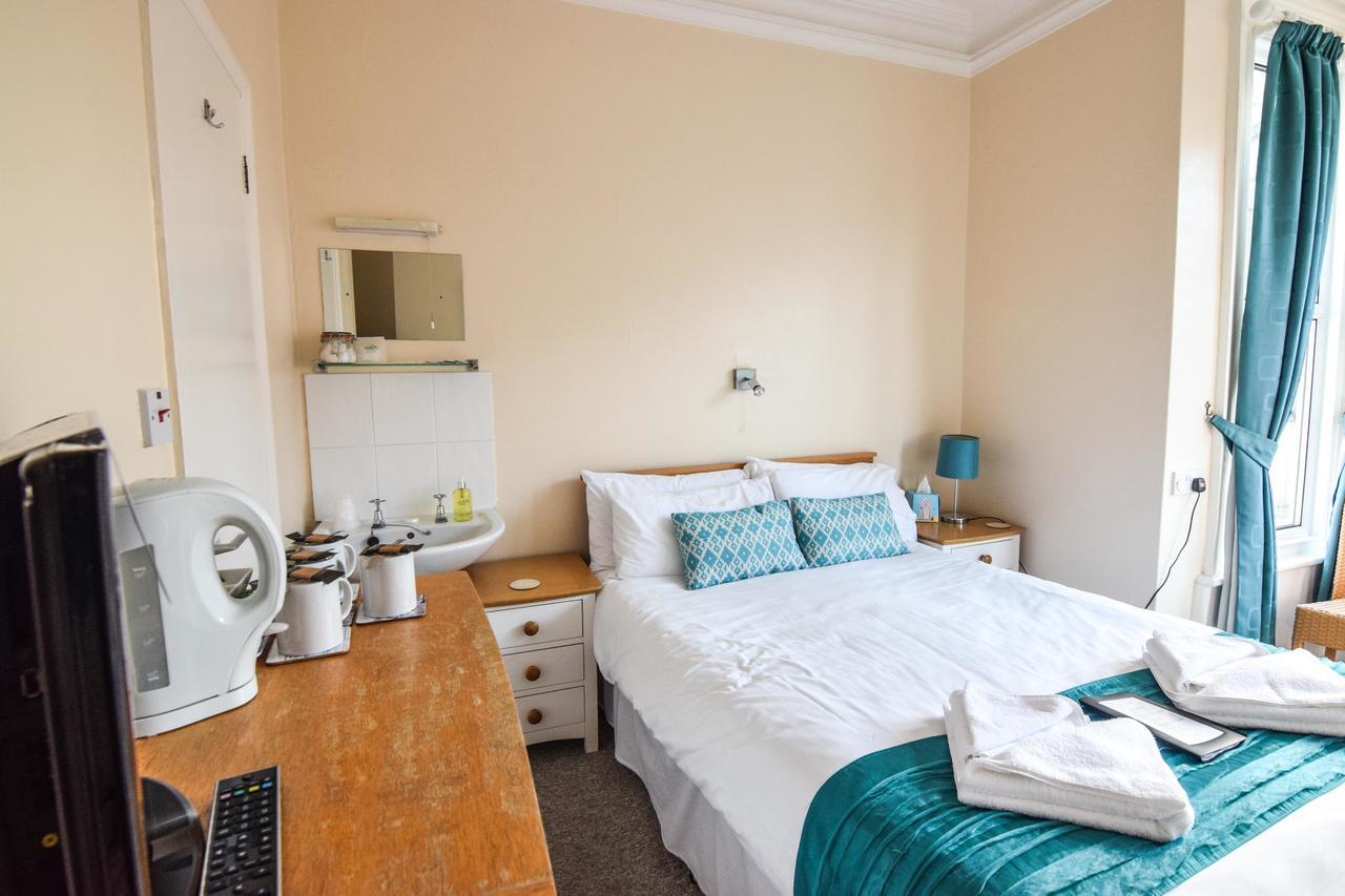 Eastbourne Reymar Bed & Breakfast Екстериор снимка
