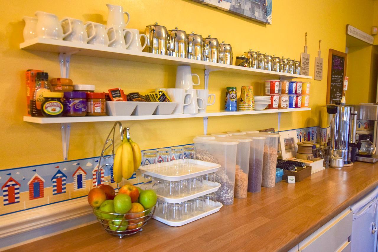 Eastbourne Reymar Bed & Breakfast Екстериор снимка