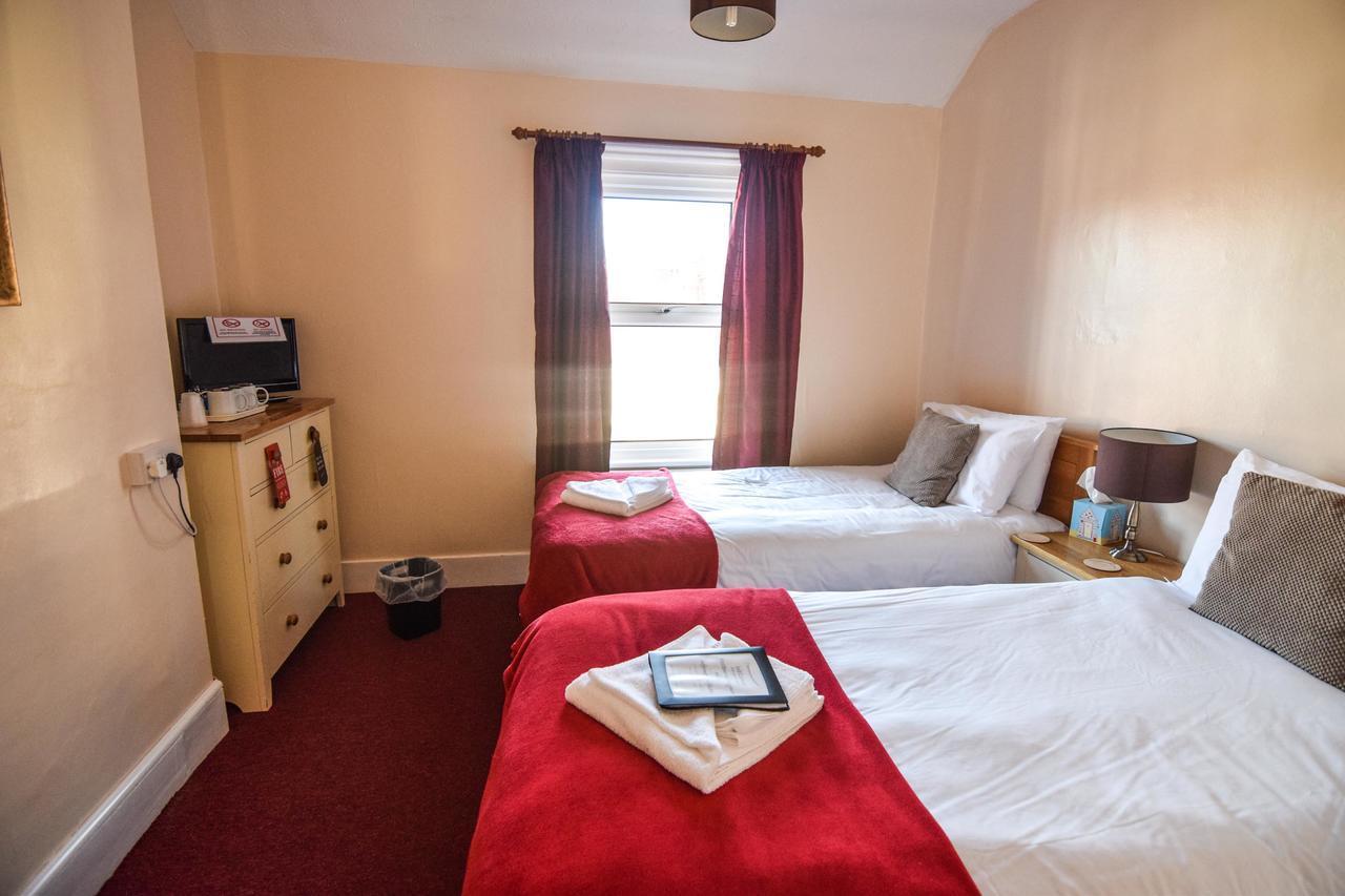 Eastbourne Reymar Bed & Breakfast Екстериор снимка