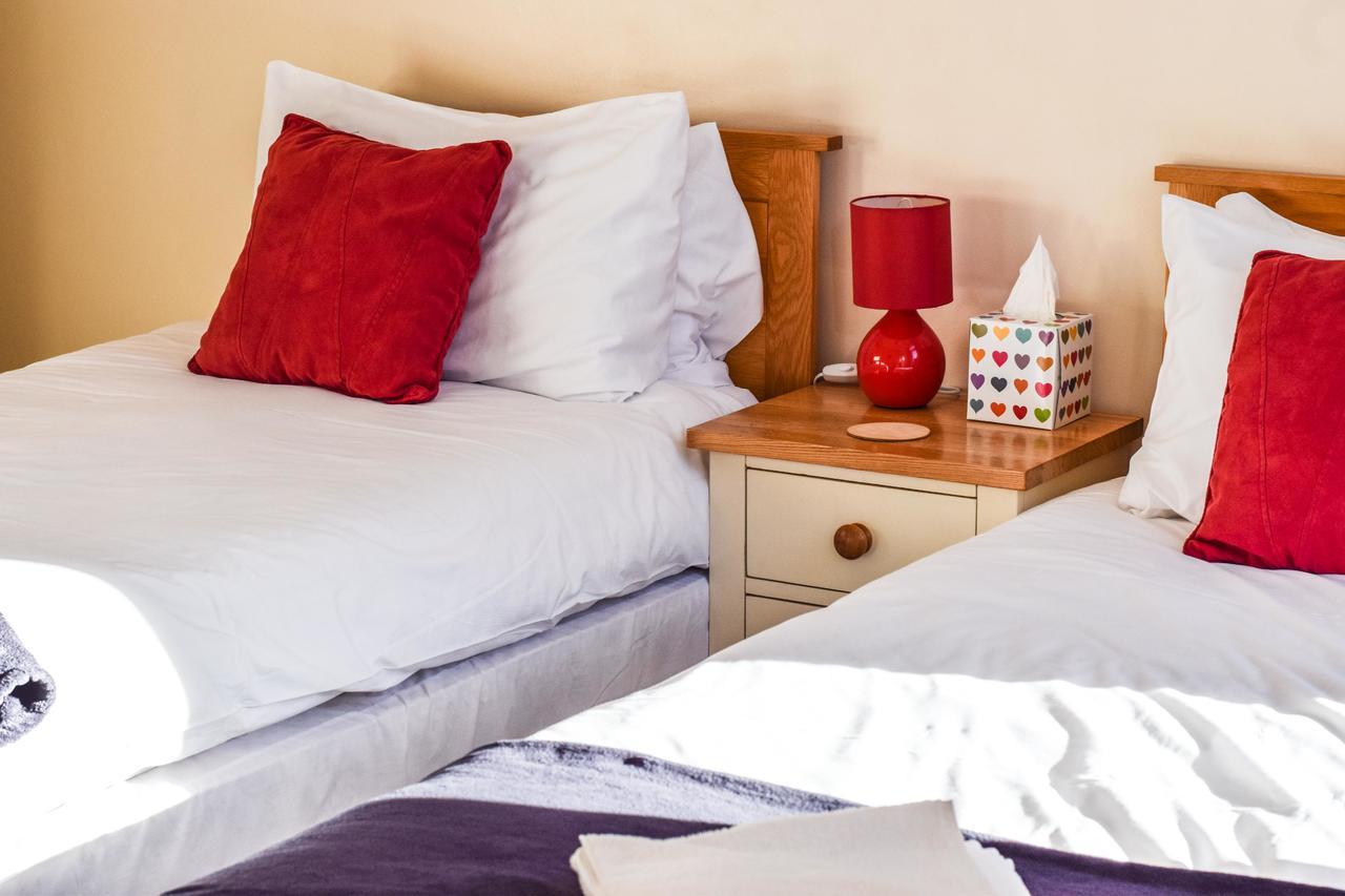Eastbourne Reymar Bed & Breakfast Екстериор снимка