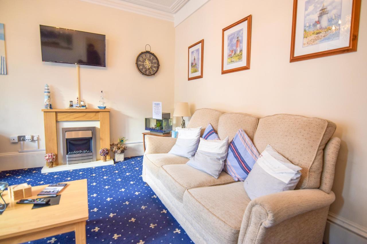 Eastbourne Reymar Bed & Breakfast Екстериор снимка