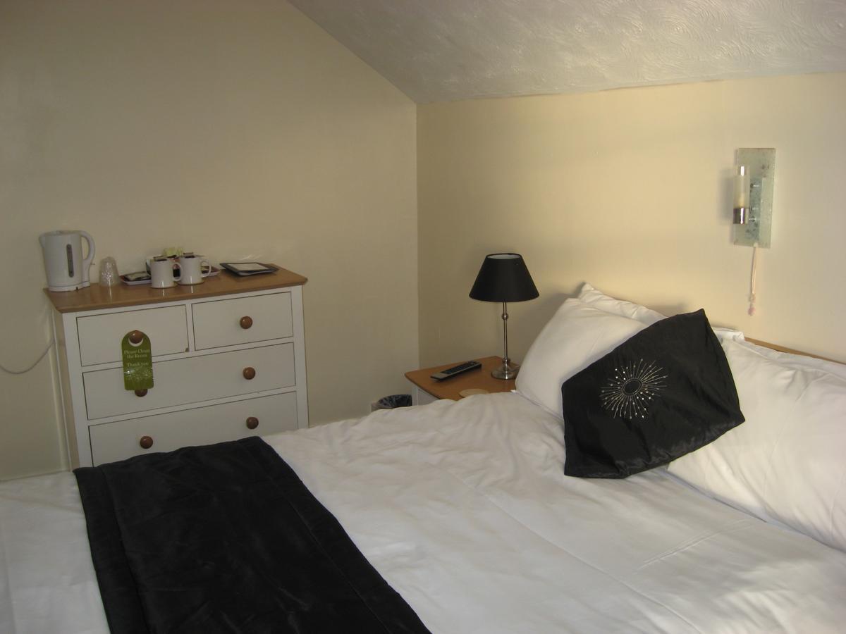 Eastbourne Reymar Bed & Breakfast Екстериор снимка
