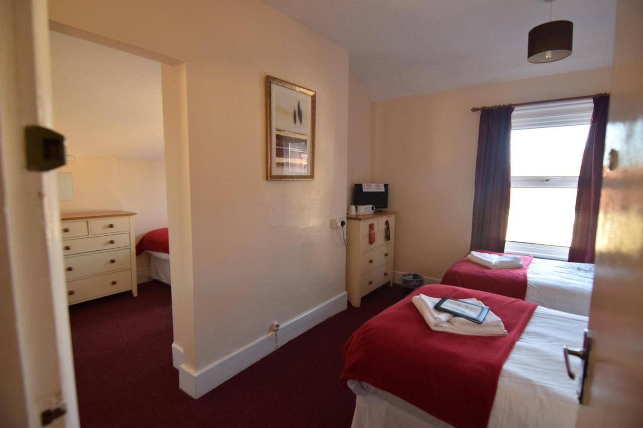 Eastbourne Reymar Bed & Breakfast Екстериор снимка
